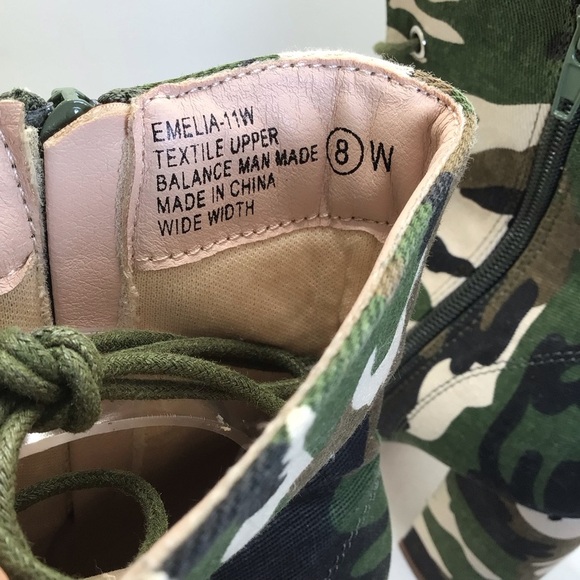 Chase & Chloe Peep Toe Lace-Up Ankle Booties Camo Canvas Block Heels Women’s 8W - Picture 9 of 9